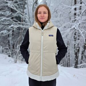 Patagonia Women's Vest Los Gatos Ivory Beige Tan Reversible Hooded Sherpa Size S